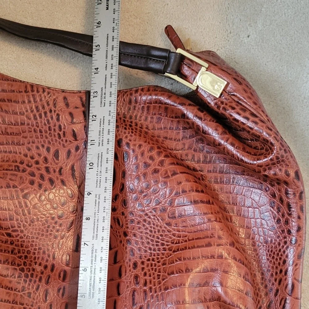 G.I.L.I. leather hobo